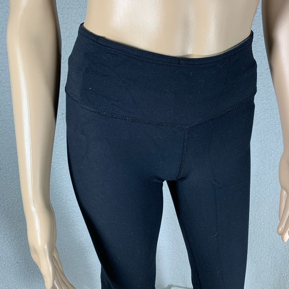 Lululemon Groove Reversible Black Cropped Leggings Womens 4 Y2K Activewear Yoga - Picture 3 of 7